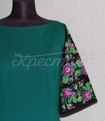 Зеленое украинское платье с вышивкой на рукавах фото