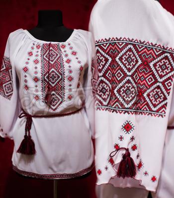 Женкая вышиванка "Ромбы на счастье" фото