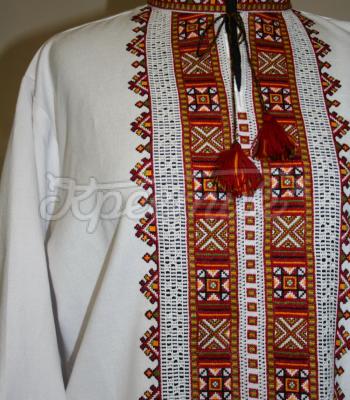 Мужская вышиванка непосредственно на домотканом полотне