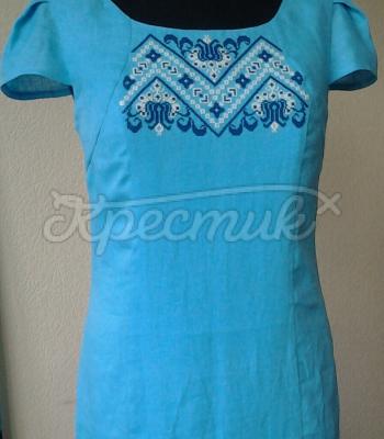 Городское платье с украинской вышивкой