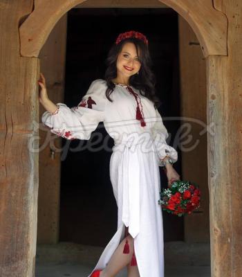 Женское вышитое платье "Украиночка" фото