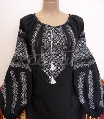 Женская вышиванка "Черная ночь" фото
