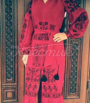 Украинское длинное платье с вышивкой "Зажигалка" фото