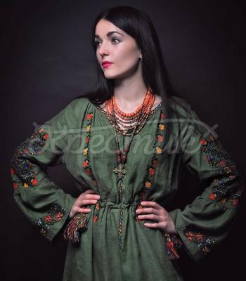 Длинное вышитое женское платье на льне "Весна" фото