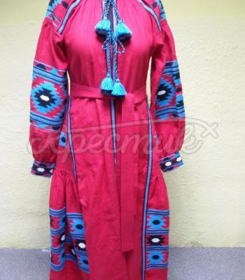 Платье в бохо-стиле малинового цвета фото