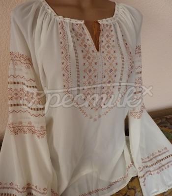 Вышиванка на шифоне ручной работы