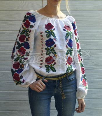 Вышитая блузка "Цветочная мечта" фото