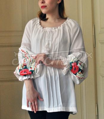 Стильная женская вышиванка "Мемори" с шикарной вышивкой гладью