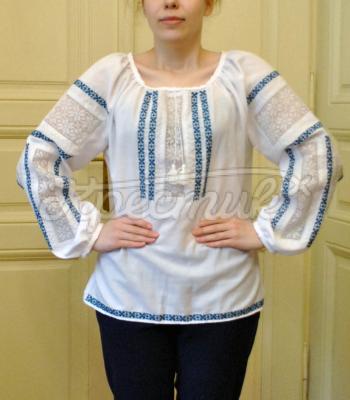 Женская вышиванка настилом "Голубая песня" фото
