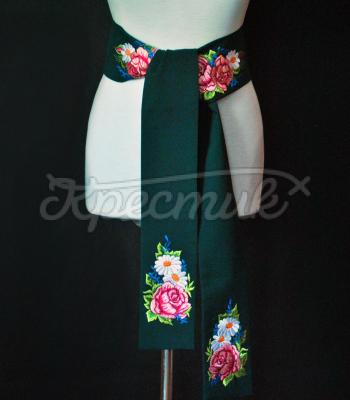 Вышитый пояс темно-зеленого цвета с розами фото