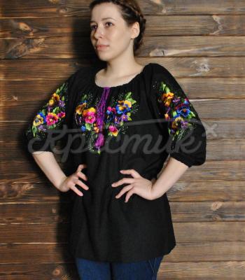 Женская вышитая блузка "Анютины глазки" фото