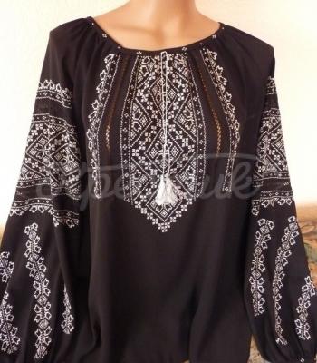 Вышиванка женская черная с белой вышивкой