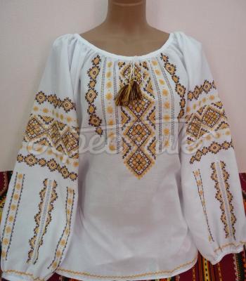 Женская вышиваночка "Кофе со сливками" фото