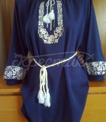 Женская вышиванка "Белые розочки" фото