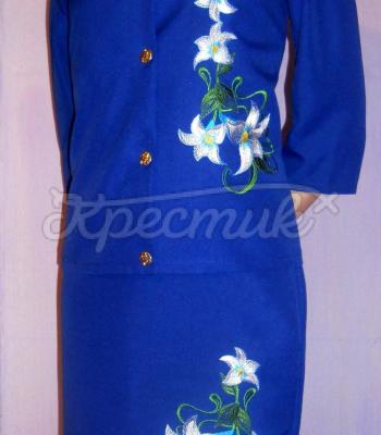 Женский стильный вышитый костюм "Небо" фото