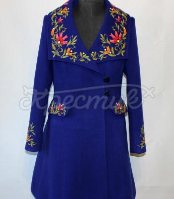 Вышитое женское пальто "Утренние колокольчики" фото