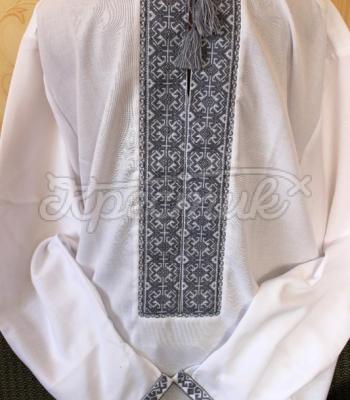 Мужская вышиванка ручной работы с серой вышивкой