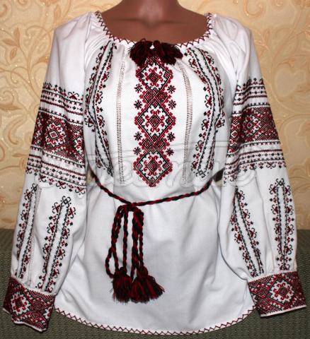 Женская вышиванка "Бордовый мотив" фото