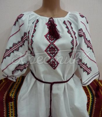 Женская вышиванка на лето "Молодинка"