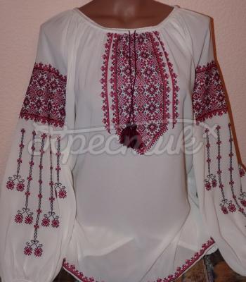 Вышиванка женская с богатым узором