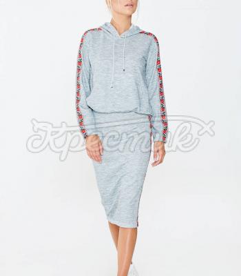 Трикотажная юбка украшена принтом фото