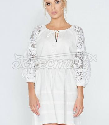 Легкое платье со льна украшено кружевом фото