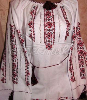 Белая женская вышиванка с красной вышивкой
