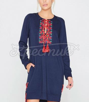 Оригинальное платье с яркими кисточками фото