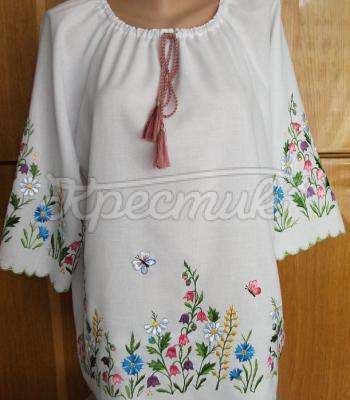 Нежная белая блузка с вышивкой