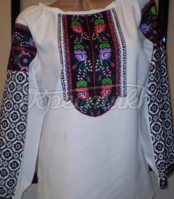 Борщевская вышитая рубашка с цветами фото