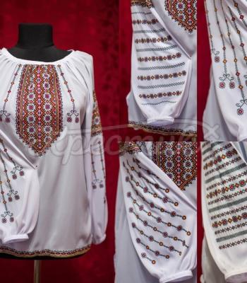 Женская вышиванка "Ромашковый луг" фото