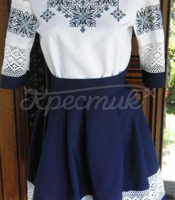 Женский костюм c вышивкой "Нежность кружева" фото